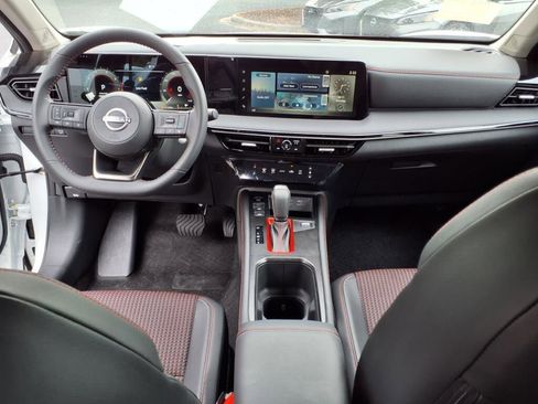New 2025 Nissan Kicks SR FWD image 7