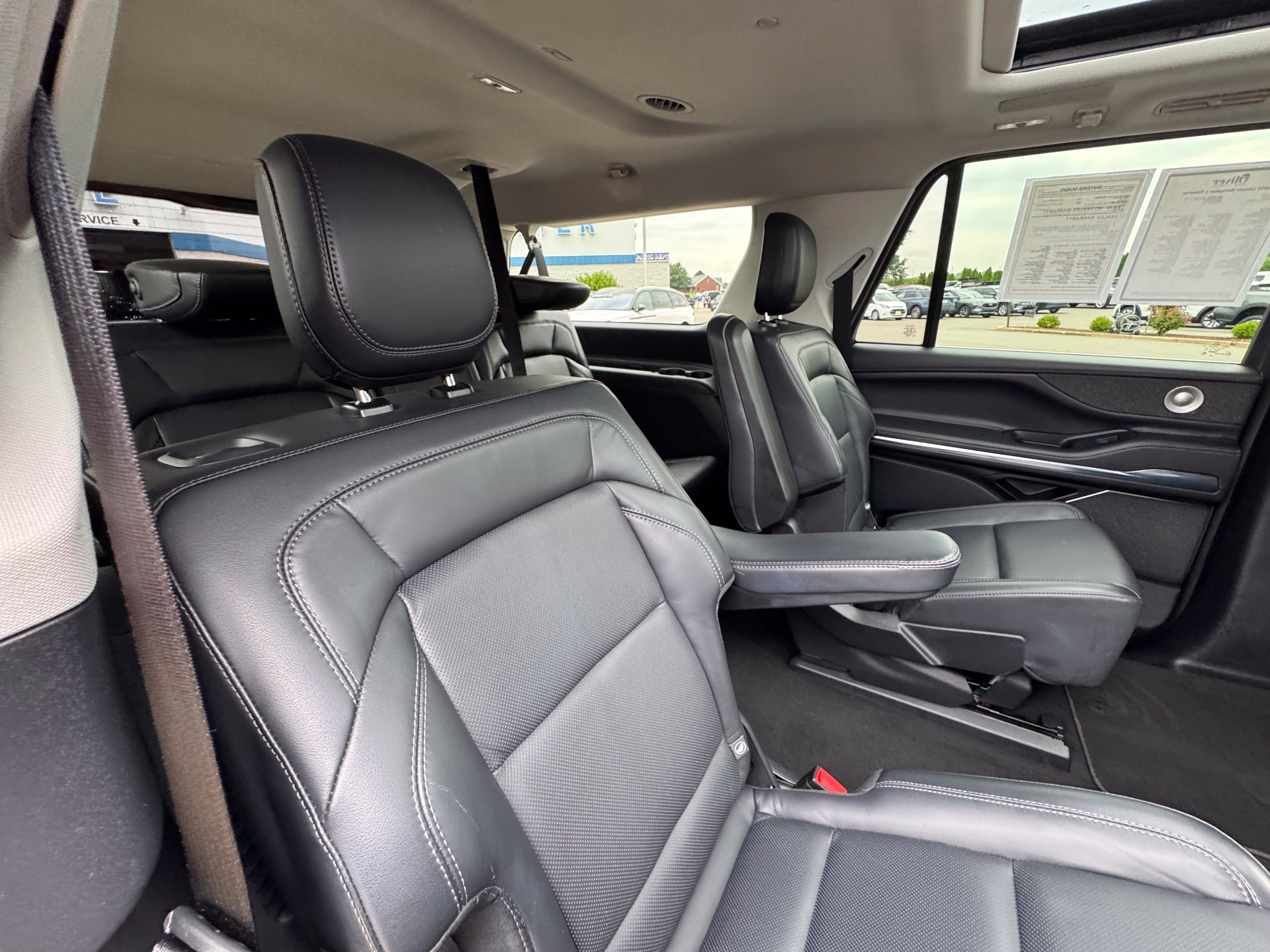 Used 2025 Lincoln Navigator L Reserve AWD/4WD image 19