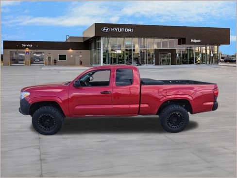 Used 2020 Toyota Tacoma SR image 2