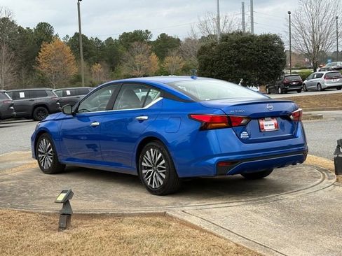 Used 2025 Nissan Altima 2.5 SV image 5