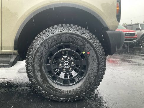 New 2026 Ford Bronco Outer Banks w/ Sasquatch Package AWD/4WD image 10