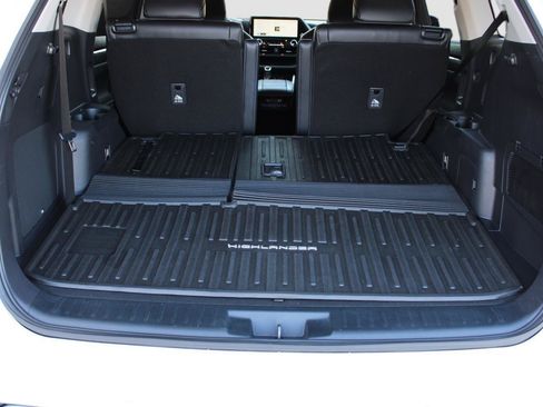 Used 2023 Toyota Highlander Limited FWD image 47