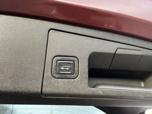 Certified 2023 Cadillac XT4 Premium Luxury w/ Technology Package image 18