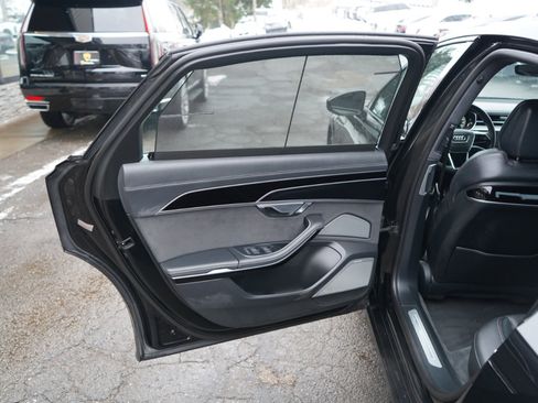 Used 2022 Audi S8 w/ S8 Comfort Plus Package image 39