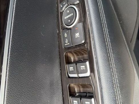 Used 2019 Kia Sorento FWD image 14