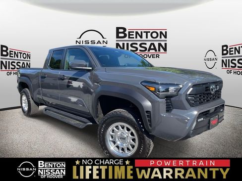Used 2025 Toyota Tacoma TRD Off-Road AWD/4WD image 1