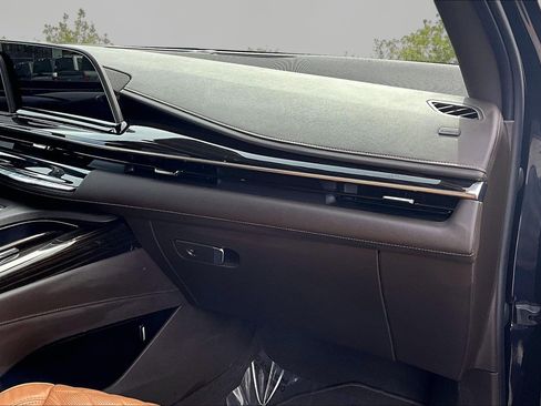 Used 2023 Cadillac Escalade Premium Luxury image 17