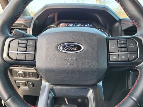 Used 2022 Ford Expedition Limited image 22