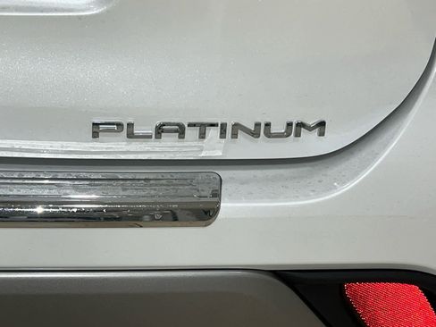 New 2026 Toyota Highlander Platinum image 10