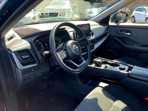 Used 2023 Nissan Rogue SV image 8