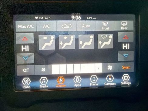 Used 2018 Jeep Renegade Latitude image 13