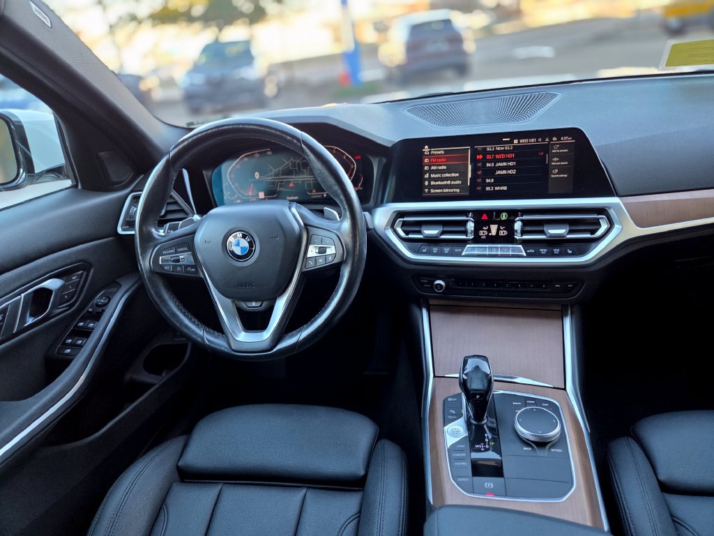 Used 2019 BMW 330i xDrive Sedan w/ Driving Assistance Package AWD/4WD image 27