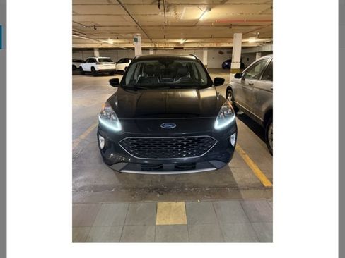 Used 2020 Ford Escape Titanium w/ Titanium Premium Package 2.0 AWD/4WD image 4