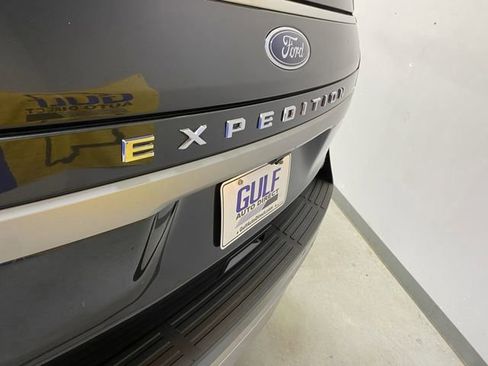 Used 2024 Ford Expedition Max XLT image 17