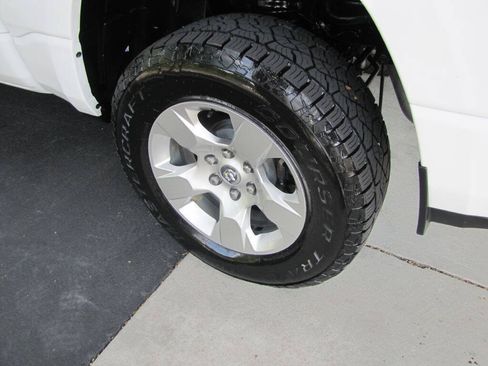 Used 2023 RAM 1500 Big Horn AWD/4WD image 30
