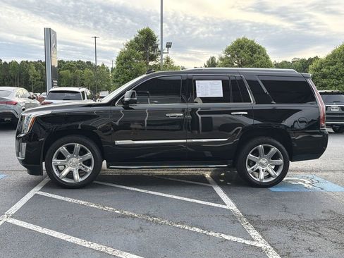 Used 2020 Cadillac Escalade Luxury AWD/4WD image 6