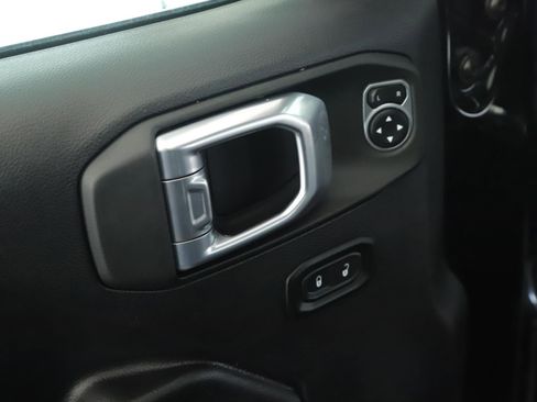 Used 2021 Jeep Gladiator Sport AWD/4WD image 6