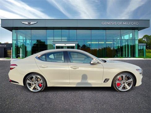 Used 2025 Genesis G70 3.3T Advanced image 4