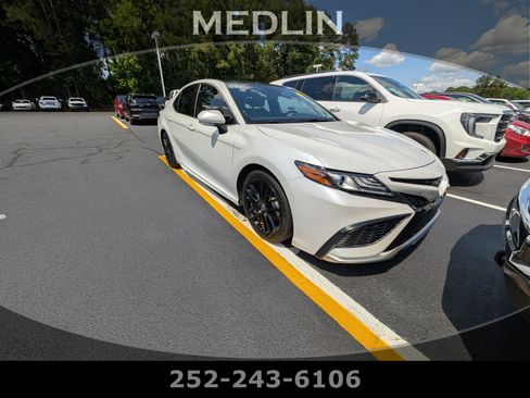 Used 2023 Toyota Camry XSE FWD image 1