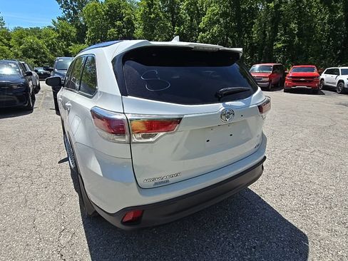 Used 2016 Toyota Highlander XLE FWD image 5