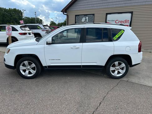 Used 2016 Jeep Compass Latitude FWD image 8