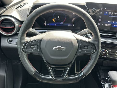 Certified 2026 Chevrolet Trax RS w/ Sunroof Package image 19