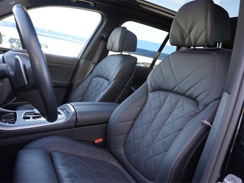 Used 2025 BMW X5 sDrive40i w/ Climate Comfort Package image 17