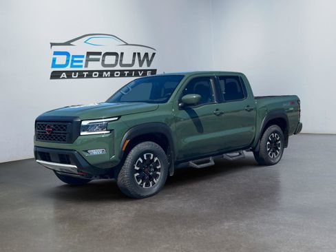 Used 2023 Nissan Frontier PRO-4X w/ Pro Convenience Package AWD/4WD image 7