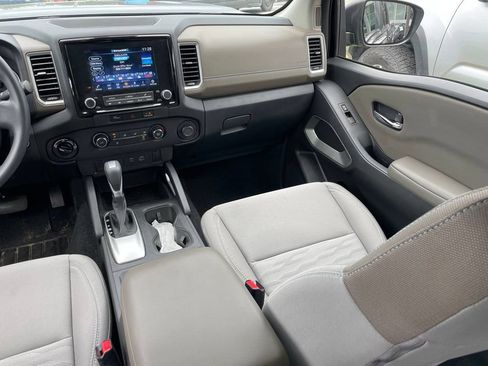 Certified 2023 Nissan Frontier SV w/ Tow Package AWD/4WD image 11