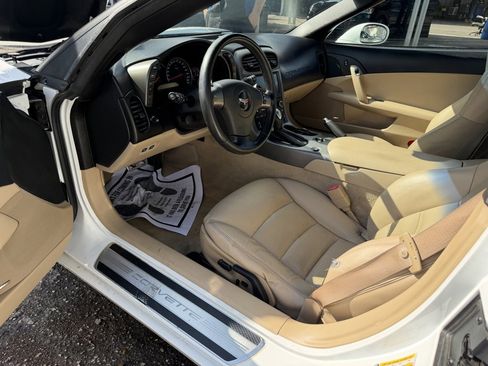 Used 2007 Chevrolet Corvette Coupe w/ Preferred Equipment Group image 17