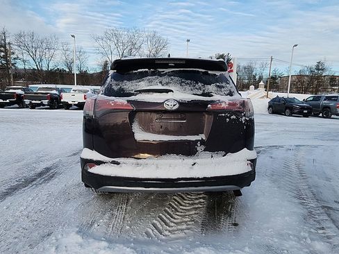 Used 2018 Toyota RAV4 XLE image 4