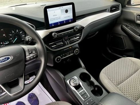 Used 2020 Ford Escape SE image 37