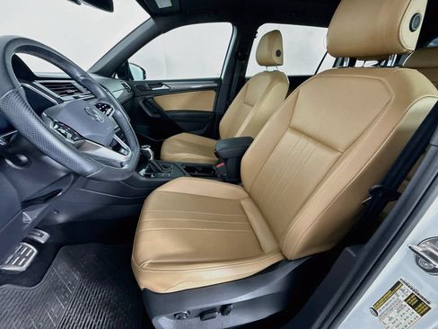 Used 2023 Volkswagen Tiguan SE R-Line FWD image 5