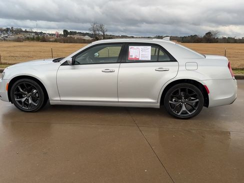 Used 2023 Chrysler 300 S image 5
