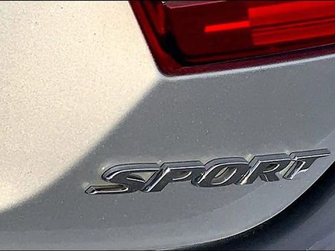 Used 2018 Honda Accord Sport image 10