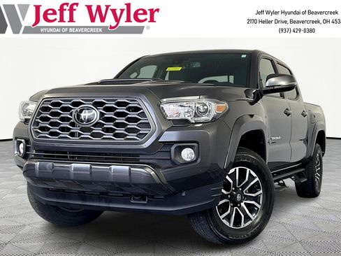 Used 2022 Toyota Tacoma TRD Sport image 1