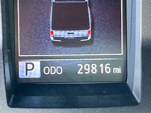 Used 2022 Toyota Tacoma TRD Sport w/ Technology Package image 12