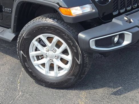 Used 2023 Jeep Gladiator Sport AWD/4WD image 3