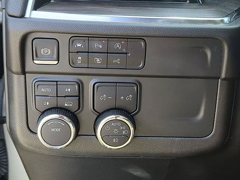 Certified 2025 Chevrolet Tahoe Premier AWD/4WD image 21