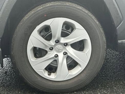 Certified 2025 Toyota RAV4 LE image 31