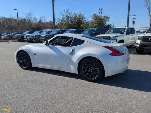Used 2017 Nissan 370Z Touring image 6