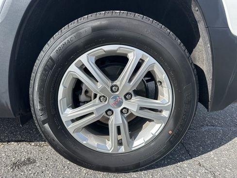 Used 2024 GMC Terrain SLE image 26