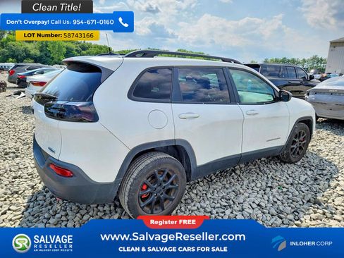 Used 2017 Jeep Cherokee Latitude FWD image 4