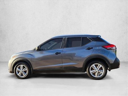 Used 2019 Nissan Kicks S FWD image 9