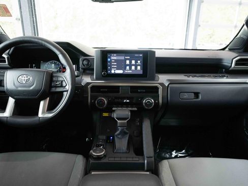 Used 2025 Toyota Tacoma SR5 AWD/4WD image 20