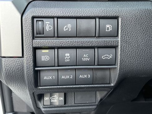 New 2025 Toyota Tacoma TRD Off-Road w/ TRD Off Road Premium Package AWD/4WD image 27