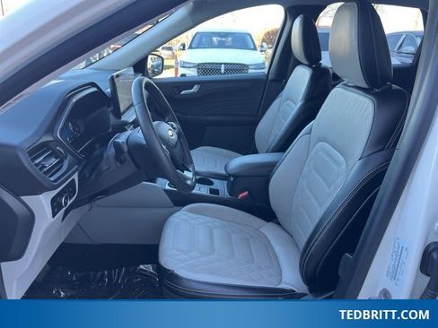 Certified 2024 Ford Escape Platinum w/ Premium Technology Package image 25