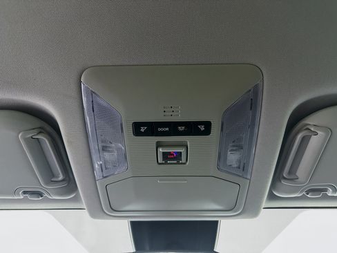 Used 2021 Toyota RAV4 XLE FWD image 18