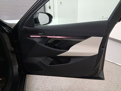 New 2026 BMW i5 eDrive40 RWD image 30