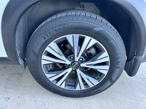 Certified 2023 Nissan Rogue SV w/ SV Premium B Package image 17